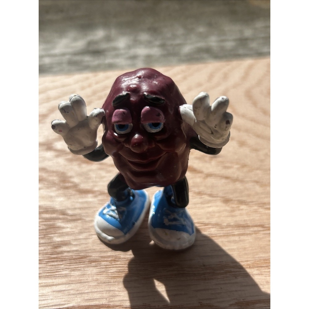 Vintage CALRAB 1987 California Raisin RARE 2" High Five Character Figure Used